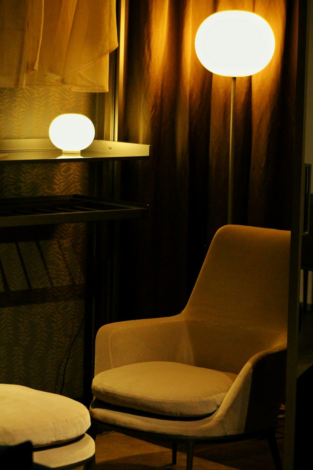 customized salon suite decor